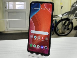 Мобильный телефон realme, C21, 32 ГБ, черный, 3 ГБ, Глубокие царапины, Много мелких царапин