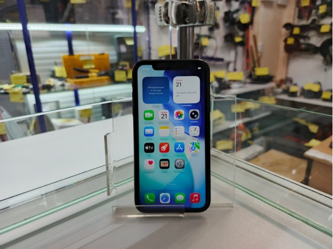 Мобильный телефон iPhone 11 128 Гб