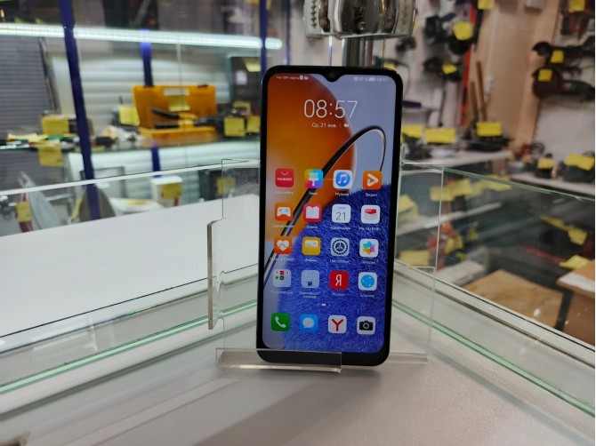 Мобильный телефон HUAWEI Nova Y61 4\128