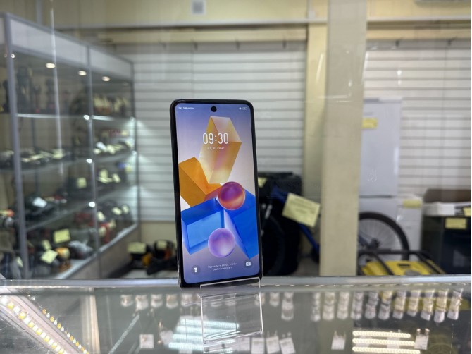 Мобильный телефон Infinix HOT 40i 8\256