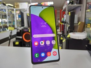 Мобильный телефон Samsung, Galaxy A52, 128 ГБ, черный, 4 ГБ, Мелкие царапины, Без дефектов