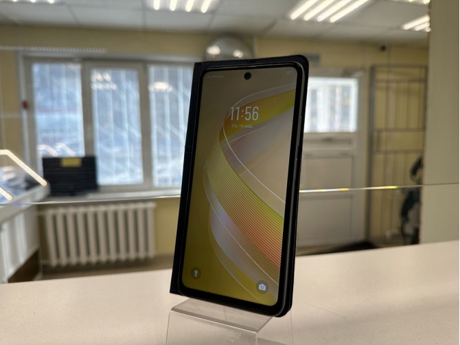 Мобильный телефон Infinix, Smart 8, 64 ГБ, белый, 3 ГБ, Без дефектов, 1–2 мелкие царапины