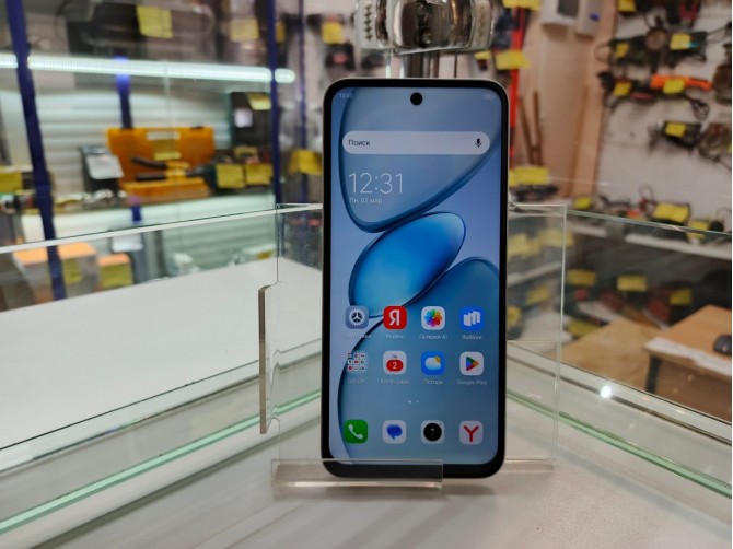 Мобильный телефон TECNO Spark Go 1 3\128