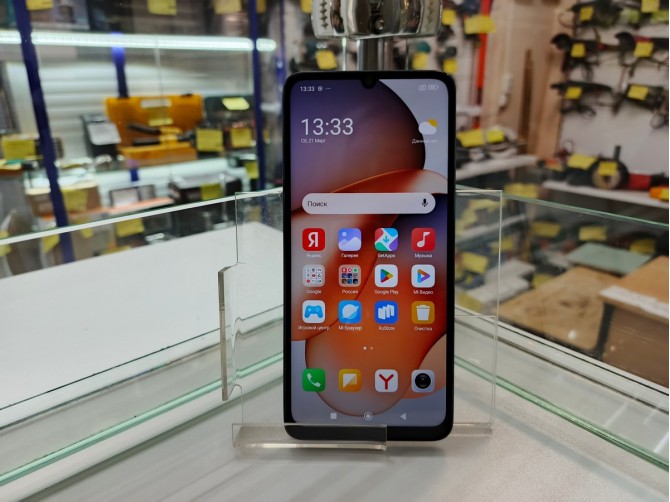Мобильный телефон Xiaomi Redmi 13C 4\128