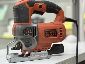 Лобзик BLACK+DECKER BES610