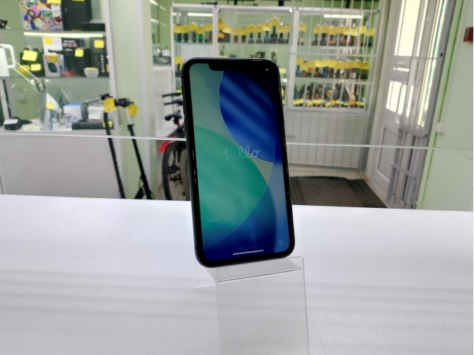 Смартфон Apple iPhone 11, 128 ГБ, черный, 4 ГБ