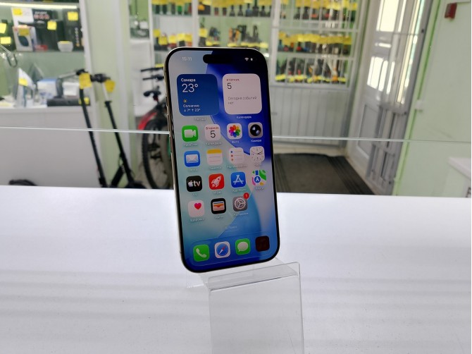 Смартфон Apple iPhone 16 Pro, 256 ГБ, золотистый, 8 ГБ