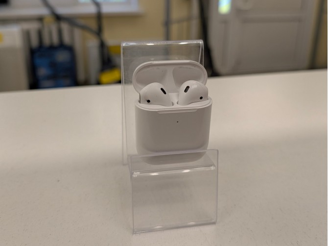Bluetooth гарнитура AirPods