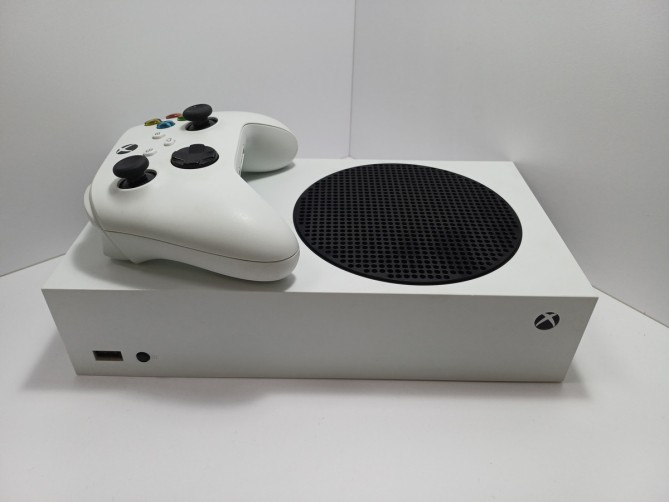 Игровая приставка XBOX Series S