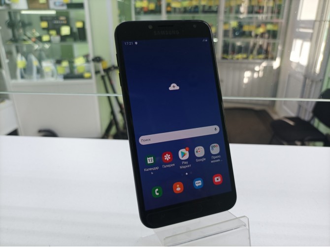 Мобильный телефон Samsung Galaxy J4 32ГБ