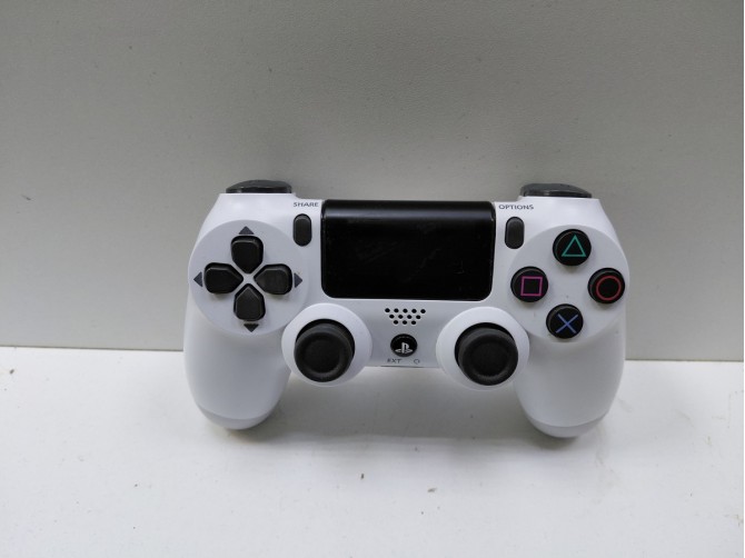 Геймпад DualShock 4
