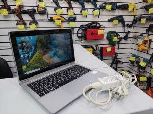 Acer Включается, Больше 30 минут, Есть кириллица, Мелкие царапины, Мелкие царапины, Без дефектов