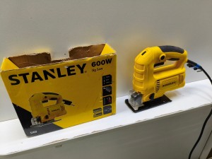 Лобзик Stanley 600w