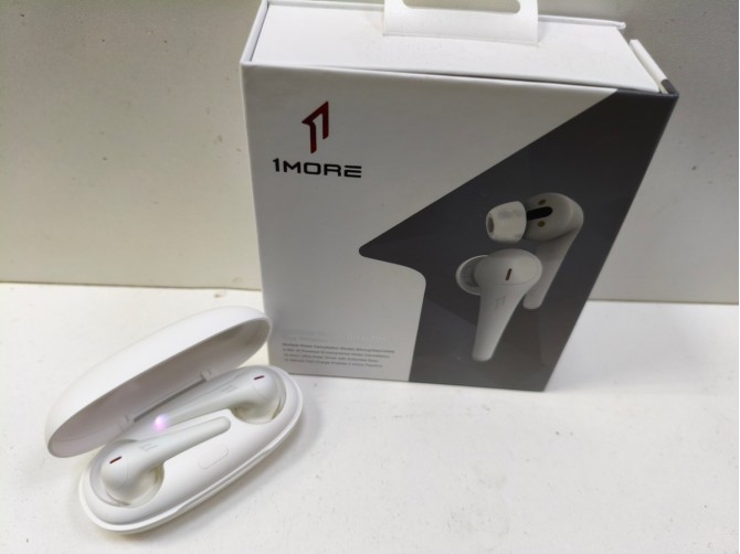беспроводные наушники 1MORE ComfoBuds Pro