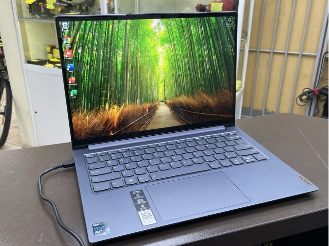 Ноутбук Lenovo Yoga Slim 7 Pro 14IHU5