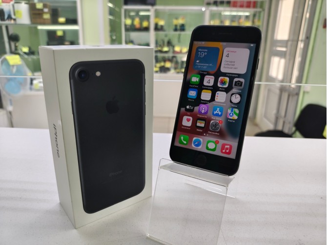 Мобильный телефон Apple, iPhone 7, 32 ГБ, черный