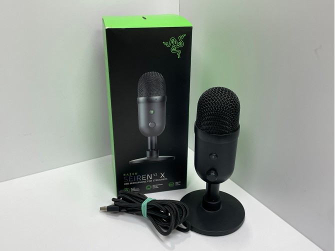 Микрофон RAZER SEIREN V2X