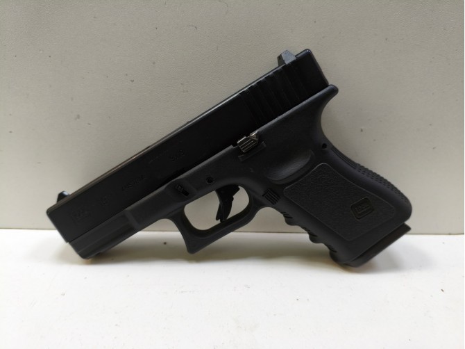Страйкбольный пистолет Glock austria 9x19