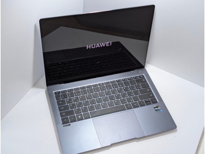 Ноутбук HUAWEI MateBook MRGF-X