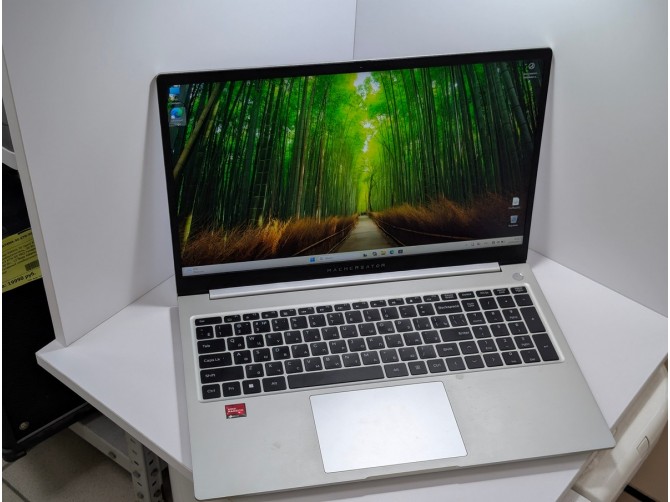 Ноутбук Machcreator Genesis R17