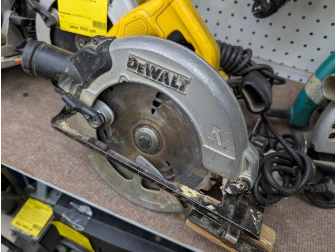 Торцовочная пила Dewalt DWE560-QS