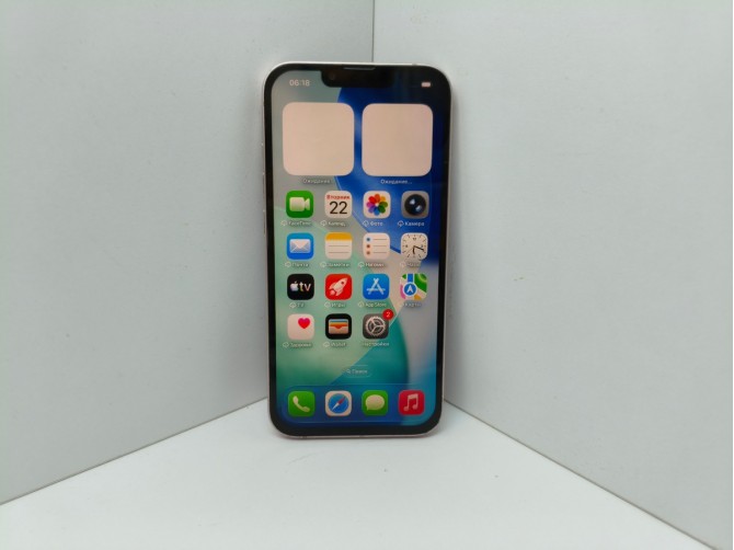 Мобильный телефон iPhone 13 128 ГБ
