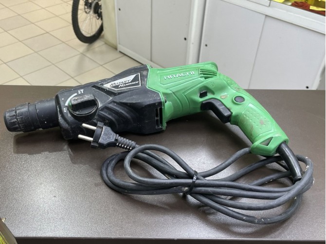 Перфоратор Hitachi DH24PG