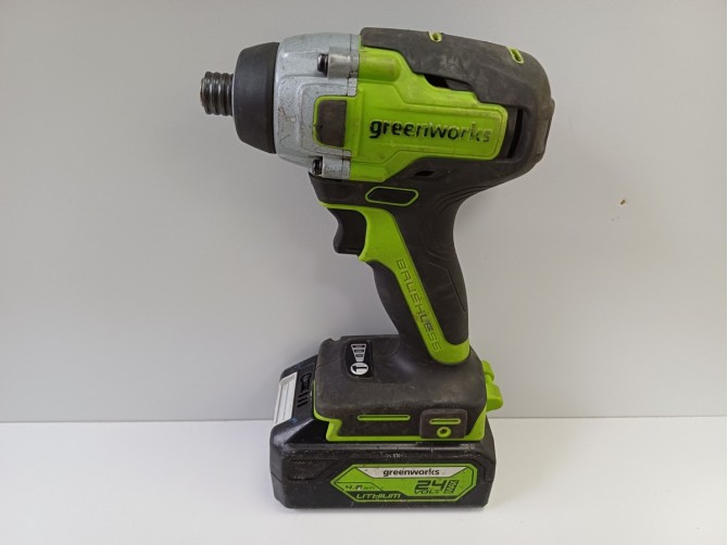 Винтоверт Greenworks GD24ID3
