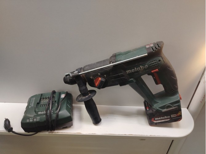 Перфоратор аккумуляторный METABO KHA 18 LTX BL 24