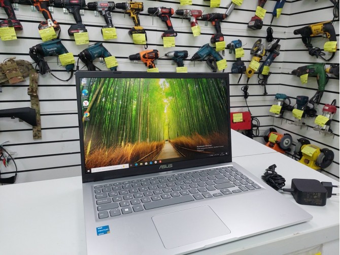 Asus F515E,  Intel Pentium Gold 7505, 2 ГГц,  Intel UHD Graphics, Включается, Больше 30 минут, Есть кириллица, Мелкие царапины, Мелкие царапины, Без дефектов