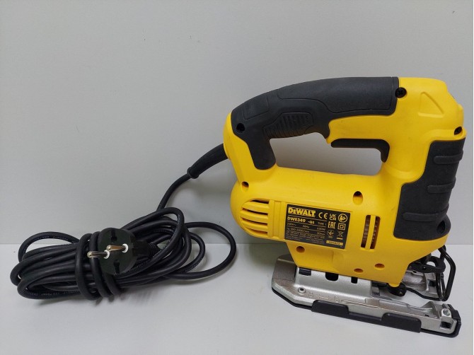 Лобзик DeWalt DWE349-QS