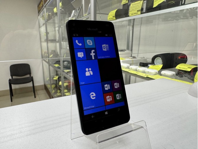 Мобильный телефон Microsoft, Lumia 550, 8 ГБ, черный