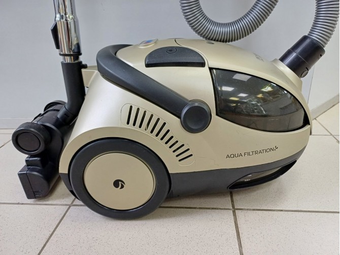 Пылесос Vitek VT-1834 GD