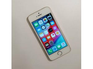 Мобильный телефон iPhone SE 32GB