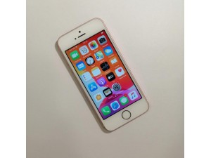 Мобильный телефон iPhone SE 32GB