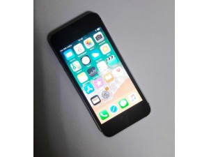 Мобильный телефон iPhone SE 32GB